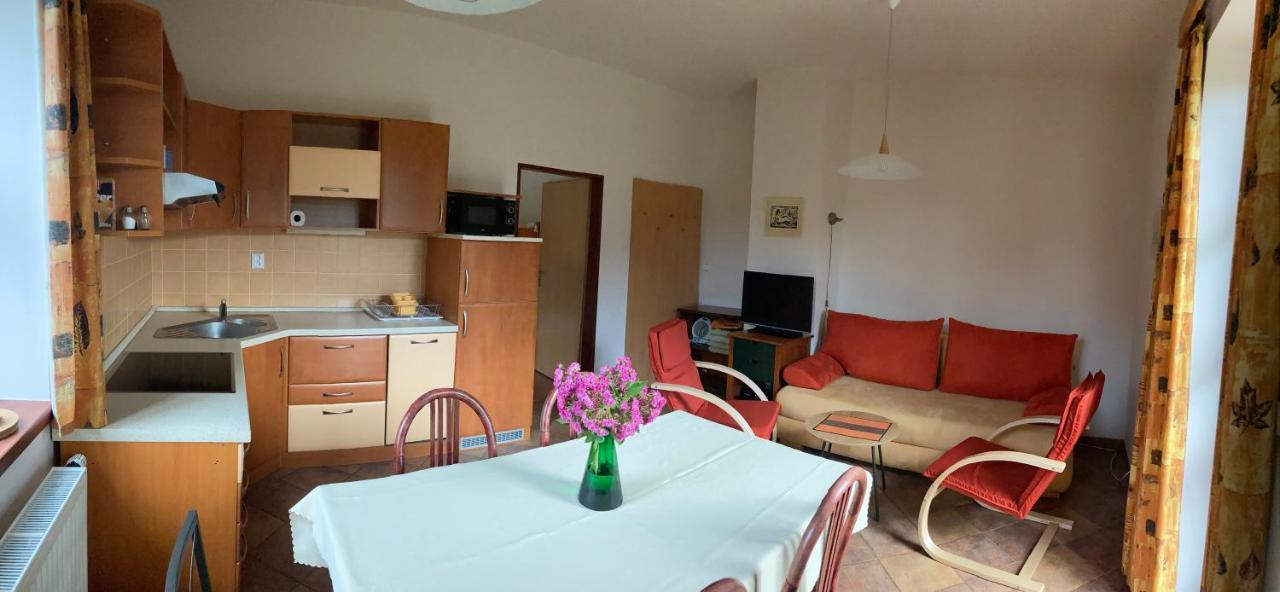 Apartman V Hajich Malá Skála Exteriör bild